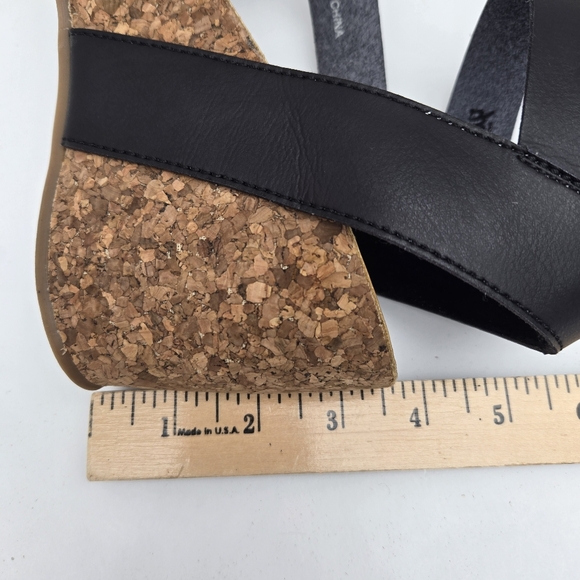 Blowfish Malibu Sandals Size 10 Black Hapuku Wedge Cork Platform Casual Open Toe - Picture 8 of 16
